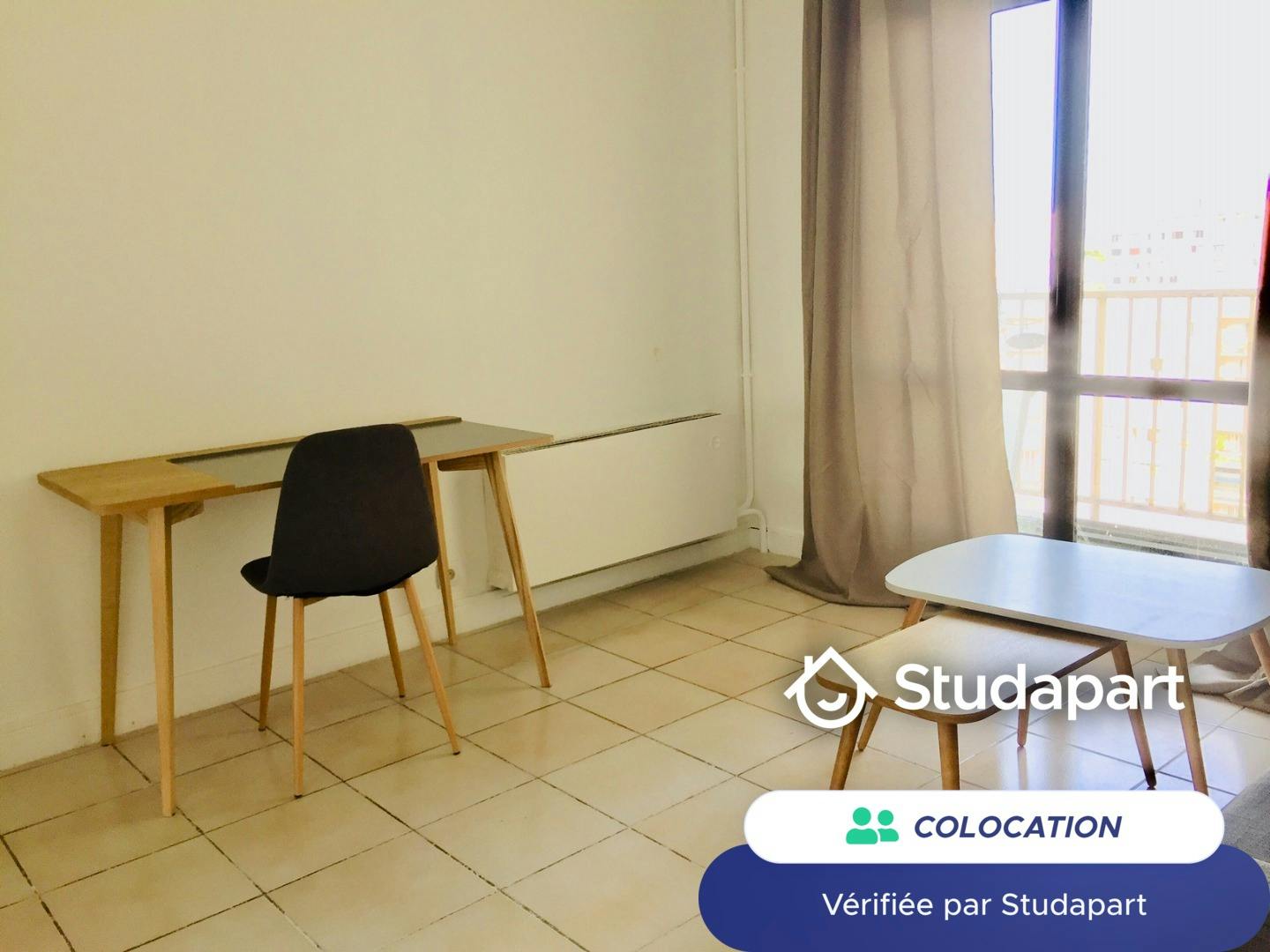 Apartment in Saint-Denis - View 3