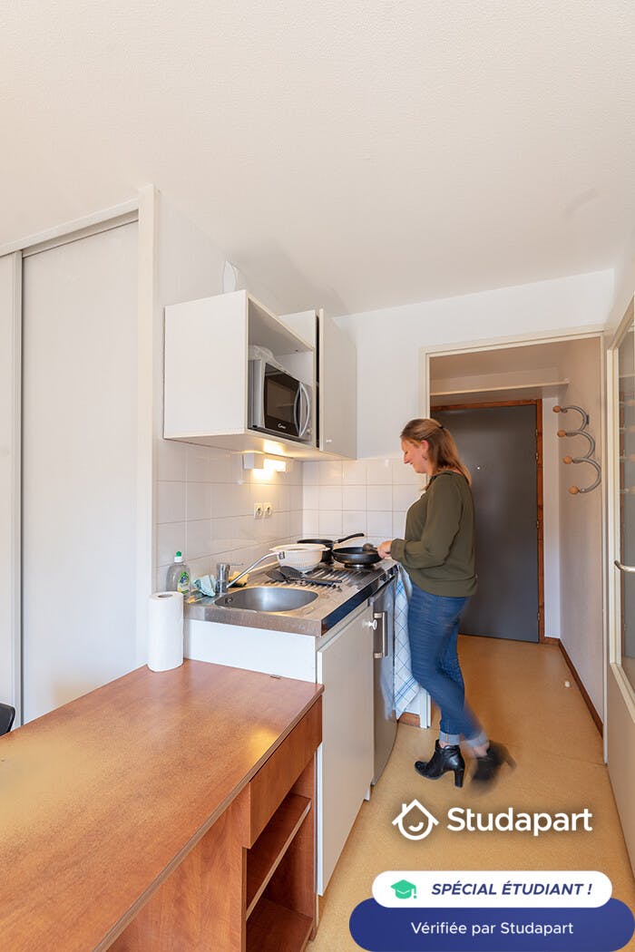 Chambre privée à louer pour 421 €/mois à Valence, Rue Baudin