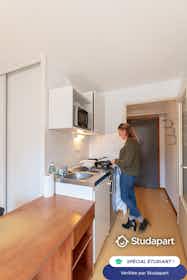 私人房间 正在以 €421 的月租出租，其位于 Valence, Rue Baudin