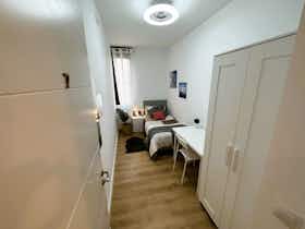 私人房间 正在以 €360 的月租出租，其位于 Zaragoza, Calle Baltasar Gracián
