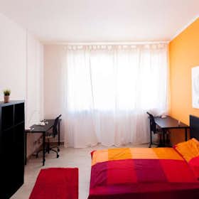 Private room for rent for €815 per month in Bologna, Galleria Guglielmo Marconi