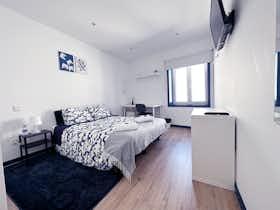 Отдельная комната сдается в аренду за 700 € в месяц в Aveiro, Rua Doutor António Christo