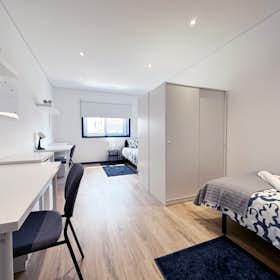 Отдельная комната сдается в аренду за 850 € в месяц в Aveiro, Rua Doutor António Christo