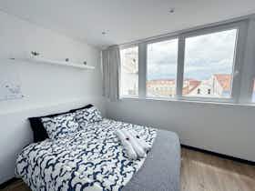 Отдельная комната сдается в аренду за 725 € в месяц в Aveiro, Rua Doutor António Christo
