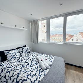 Private room for rent for €725 per month in Aveiro, Rua Doutor António Christo