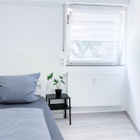 Private room for rent for €580 per month in Stuttgart, Endersbacher Straße