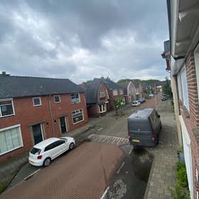 Дом сдается в аренду за 1 350 € в месяц в Enschede, Resedastraat
