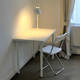 Privé kamer for rent for € 535 per month in Düsseldorf, Kölner Landstraße