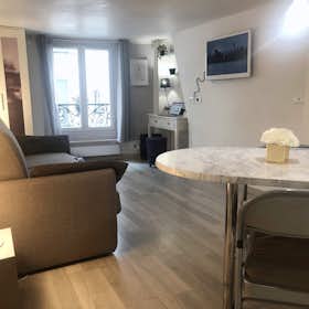 Studio for rent for €4,000 per month in Paris, Rue des Gravilliers