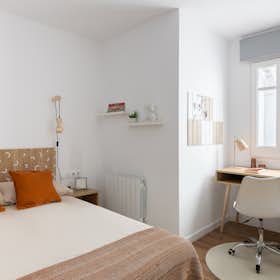 Private room for rent for €960 per month in Barcelona, Carrer de Nàpols