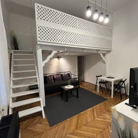 Studio for rent for HUF 236,922 per month in Budapest, Bajnok utca