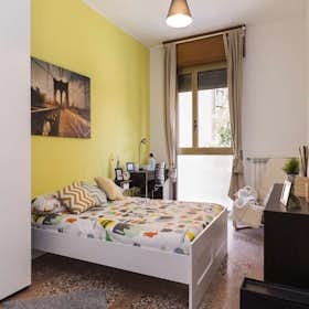Private room for rent for €730 per month in Bologna, Viale Giovanni Vicini