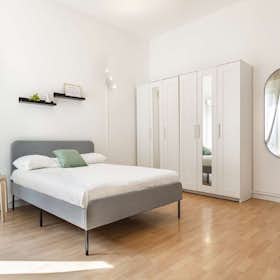 Private room for rent for €915 per month in Milan, Via Gaetano Previati