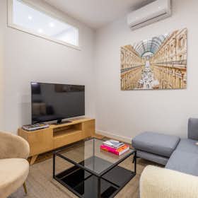 Apartment for rent for €3,300 per month in Madrid, Calle de la Alameda