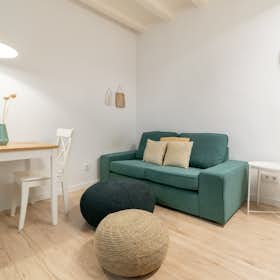 Appartement for rent for € 2.150 per month in Barcelona, Carrer de l'Atlàntida