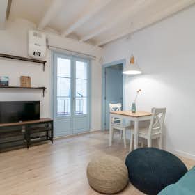 Apartment for rent for €2,150 per month in Barcelona, Carrer de l'Atlàntida