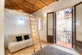 Studio for rent for €2,150 per month in Barcelona, Carrer del Baluard