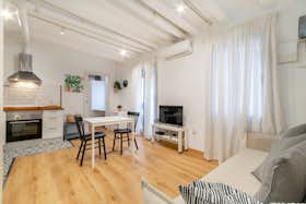 Apartamento en alquiler por 2150 € al mes en Barcelona, Carrer de Guítert