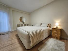 Appartement te huur voor € 1.200 per maand in Gijón, Calle Progreso