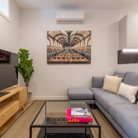 Apartment for rent for €3,300 per month in Madrid, Calle de la Alameda