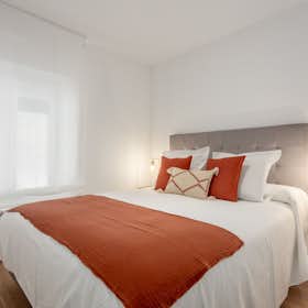 Lägenhet att hyra för 3 200 € i månaden i Madrid, Calle de Huesca