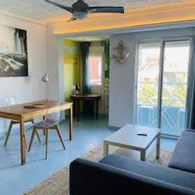 Apartment for rent for €2,000 per month in Valencia, Carrer de la Reina