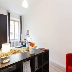 Private room for rent for €850 per month in Milan, Via Paolo Bassi