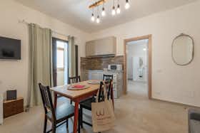 Appartement te huur voor € 850 per maand in Palermo, Via San Giosafat