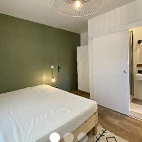 Pokój prywatny do wynajęcia za 900 € miesięcznie w mieście Orsay, Rue Louis Scocard