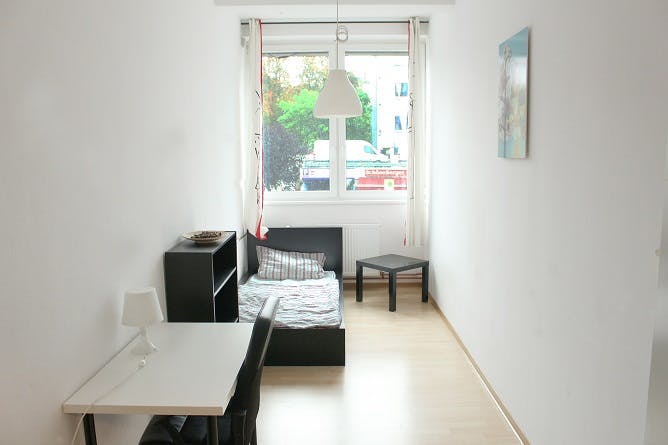 Hauptstraße, Berlin preview