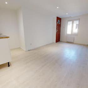 Appartement for rent for € 420 per month in Saint-Étienne, Rue de la Chance