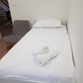 Private room for rent for €500 per month in Ljubljana, Kogejeva ulica
