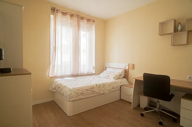 Private room in Calle de Zurbano, Madrid (1499347) room image 1