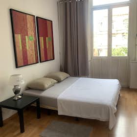 Wohnung for rent for 1.100 € per month in Schaerbeek, Avenue Général Eisenhower
