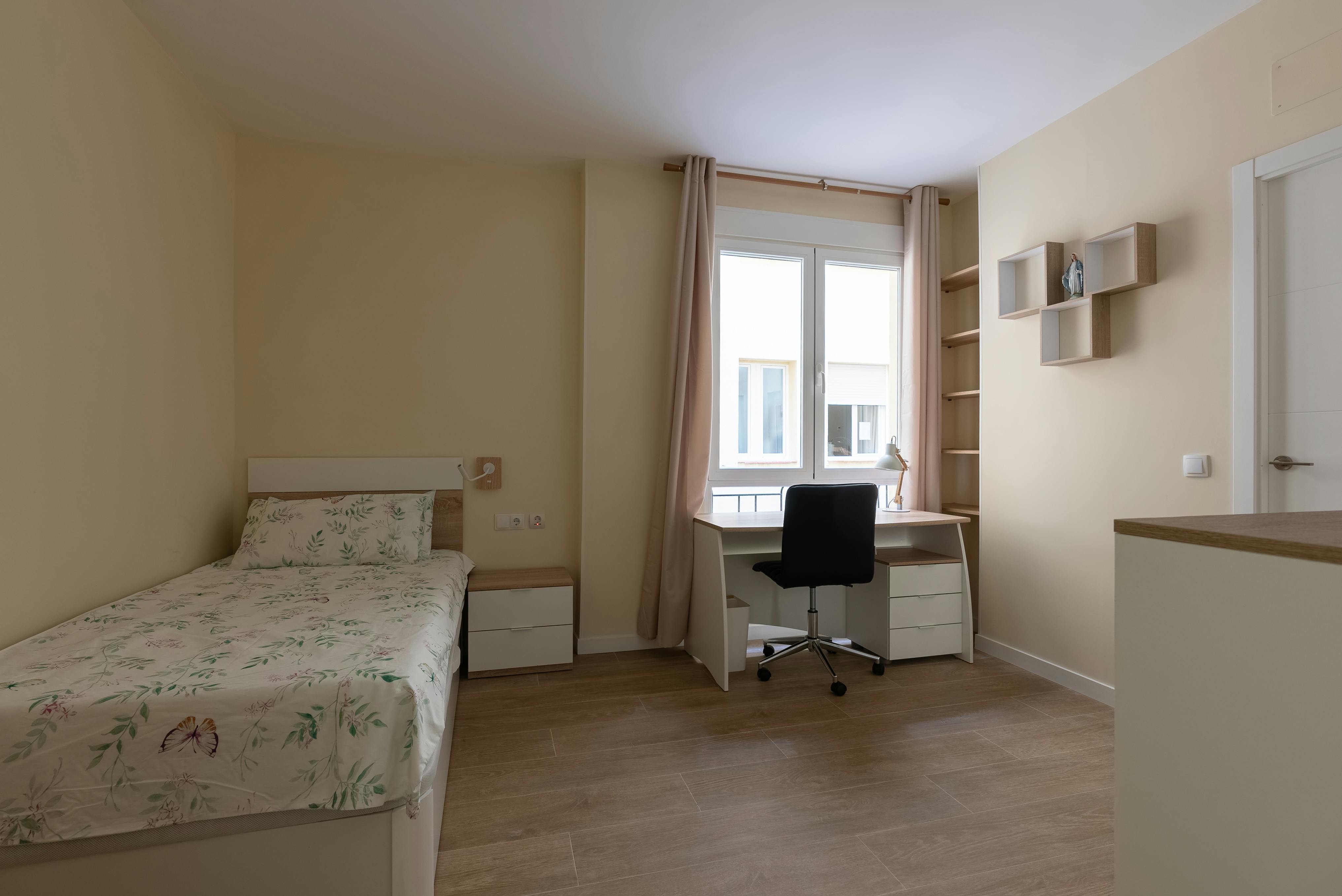 Private room in Calle de Zurbano, Madrid (1499355) room image 1