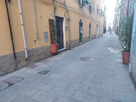 Appartamento in affitto a 1.760 € al mese a Genoa, Via Paglia
