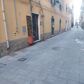 Apartament de închiriat pentru 1.760 EUR pe lună în Genoa, Via Paglia