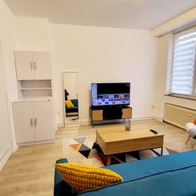 Monolocale for rent for 1.150 € per month in Ixelles, Avenue de l'Hippodrome