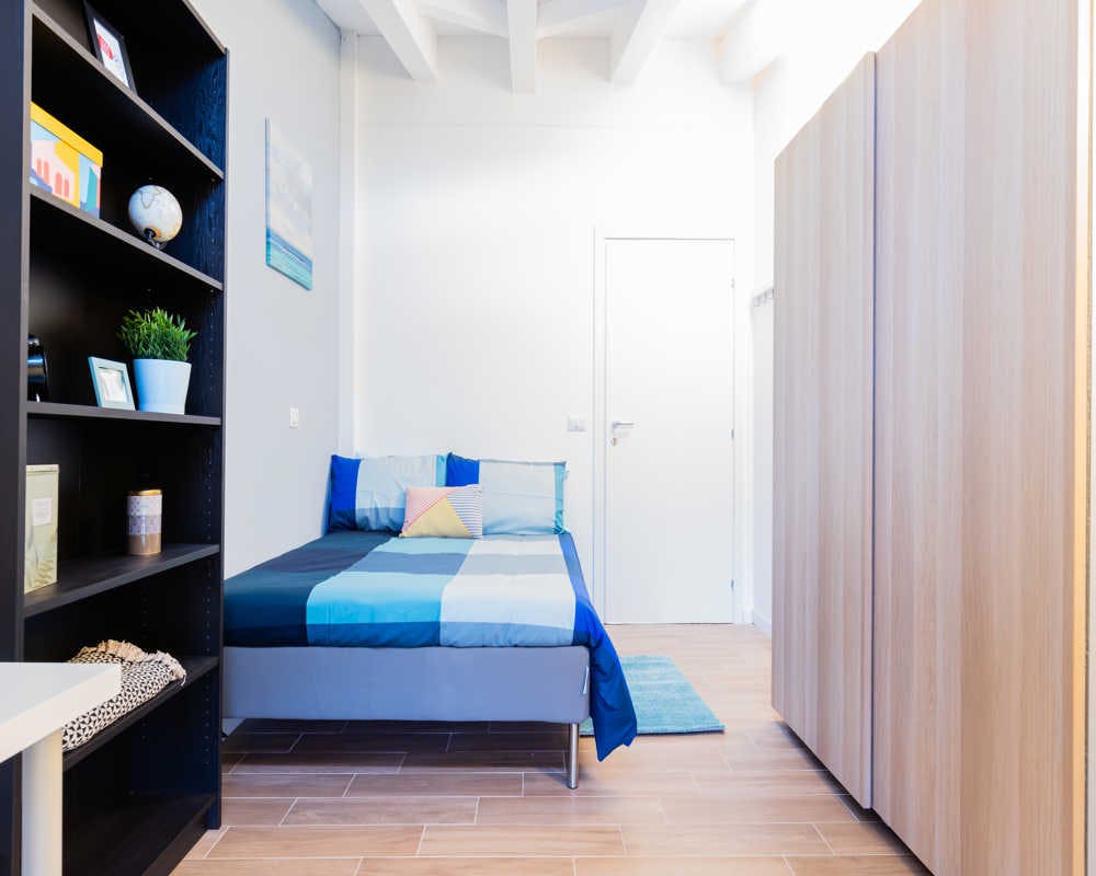 私人房间 正在以 €660 的月租出租，其位于 Bologna, Viale Alfredo Oriani