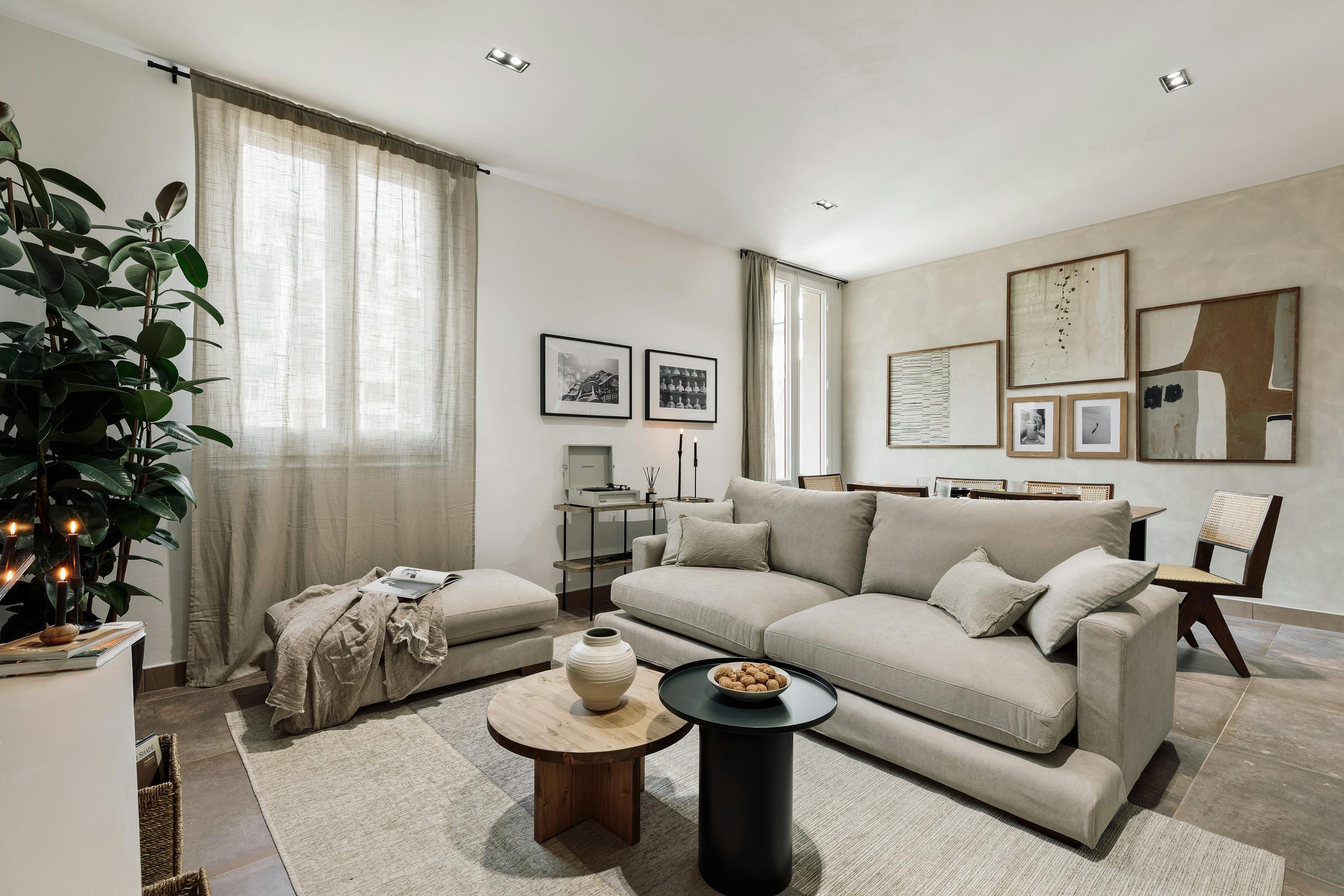 Carrer de Còrsega, Barcelona preview