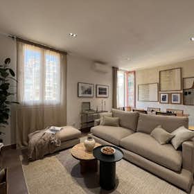 Apartment for rent for €4,256 per month in Barcelona, Carrer de Còrsega