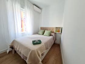 Спільна кімната за оренду для 770 EUR на місяць у Madrid, Calle de Embajadores