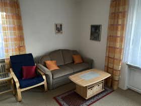 Apartment for rent for €1,400 per month in Munich, Kurparkstraße