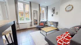 Appartement te huur voor € 413 per maand in Saint-Étienne, Rue de la Mulatière