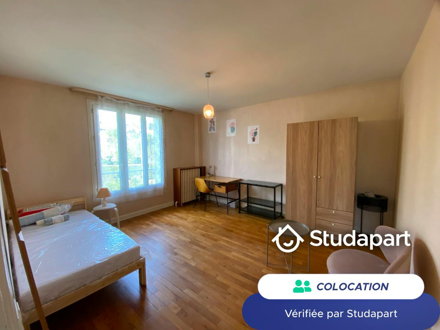 Private room for rent for €590 per month in Palaiseau, Rue Anatole France