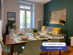 Appartement à louer pour 1 495 €/mois à Grenoble, Cours Jean Jaurès