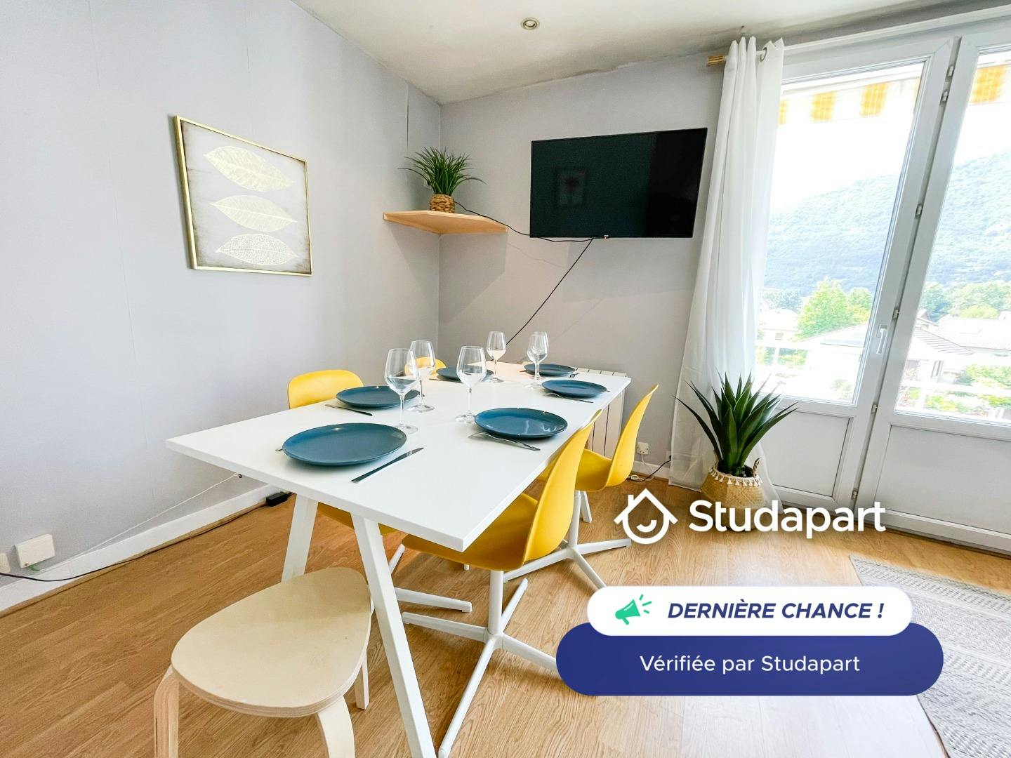 Apartment for rent on Place du Charmeyran, La Tronche - View 3
