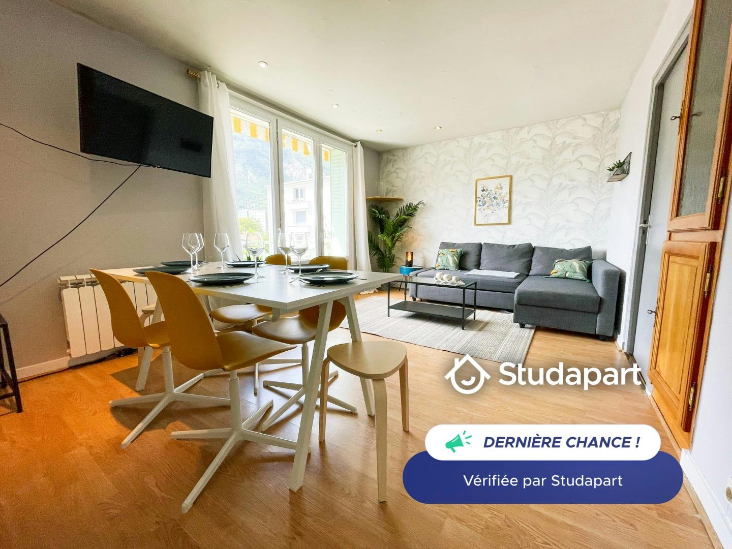 Apartment for rent on Place du Charmeyran, La Tronche - View 4