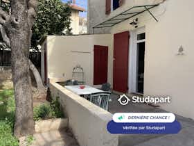 Apartament de închiriat pentru 825 EUR pe lună în Toulon, Boulevard Alata