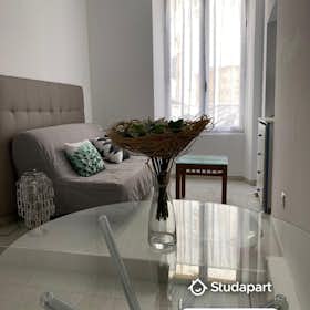 Apartment for rent for €640 per month in Nice, Place Général Georges Marshall